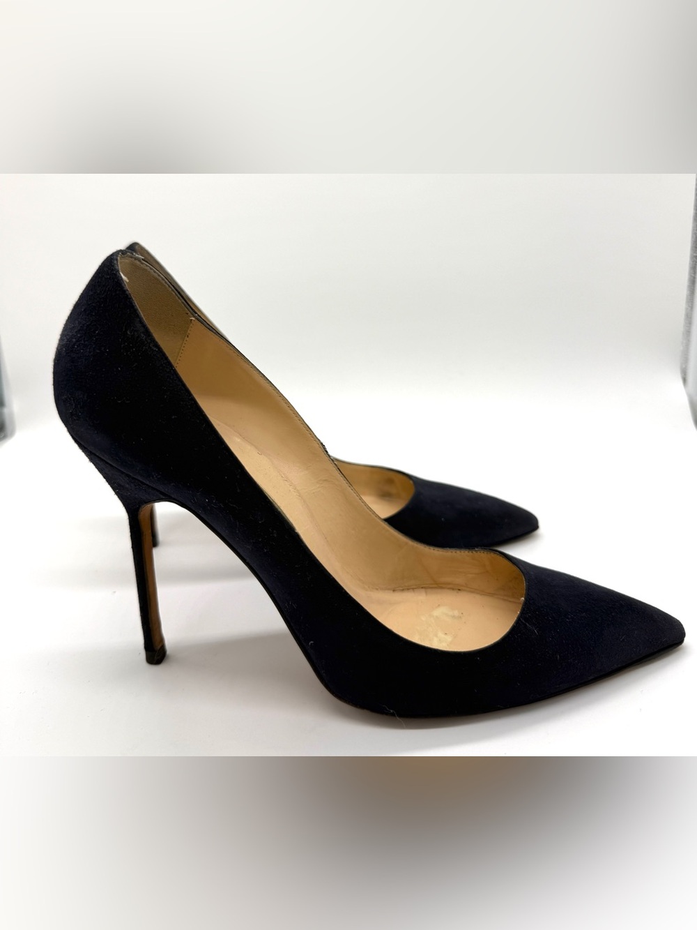 Manolo Blahnik Dark Navy Suede Pointed-Toe Pumps – Size 38 - Picture 2 of 13